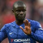 Man United do të nxjerrë në shitje 3 lojtarë, klubi kërkon Kane dhe Osimhen