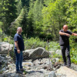 Oficeri i FSK-së shpëton nënën dhe vajzën e saj nga mbytja në Shëngjin