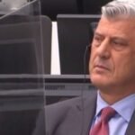 Super të shijshme, biskotat e përgatitura me fruta të thatë dhe krem çokollate të bardhë