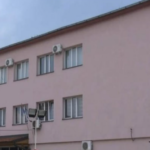 Dhunoi një femër, arrestohet i dyshuari në Klinë