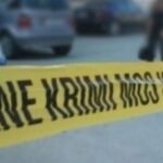 Një femër sulmon fizikisht dy policë në Prishtinë