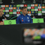 Një bandë arrestohet për vjedhjen e 1,100 karrigeve të restoranteve në Spanjë