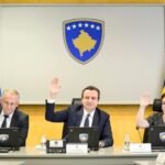 Grabitja në autostradë, të dyshuarit e armatosur morën zarfet me para dhe ikën