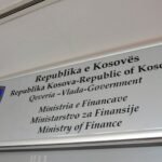 Osmani takon mërgatën në Berlin, ndan medalje presidenciale për Marieluise Beck