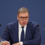 Xi e lë Trumpin në pritje para gazetarëve, shpërthejnë reagimet në rrjetet sociale