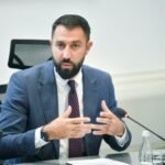 ShBA e vendos në “dy gjunjë” Vuçiqin: Dje iu luta amerikanëve për popullin tim