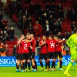 Pamje tronditëse nga Rinasi, qytetarët përpiqen të thyejnë xhamat e makinës për të nxjerrë viktimën