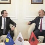 Në kryeqytetin iranian shfaqen fletushka për rekrutimin e luftëtarëve për Rusinë