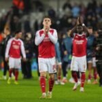 U veshën si “Peaky Blinders”, të rinjtë afganë i zë sherri me talebanët