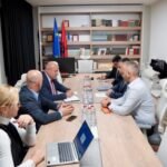 Kusari i reagon Kurtit, ia ofron faktet për sulmet që bëhen ndaj gazetarëve